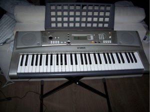 Predám keyboard Yamaha PSR E313