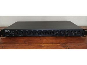 Tascam US 20x20