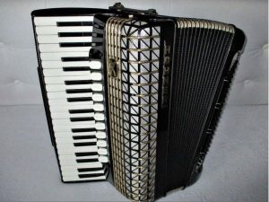 Predam HOHNER Atlantic IV N, 120 bas. /4-hlas/