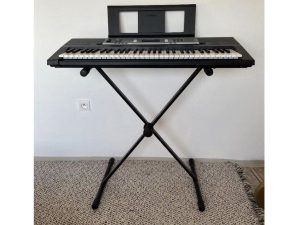 Keyboard Yamaha YPT-240 + stojan Boston