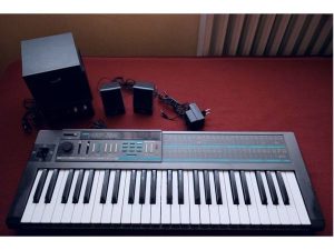 KORG POLY-800 Korg polyfónny analógový syntetizáto