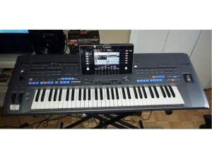 Predavam Yamaha Tyros 5