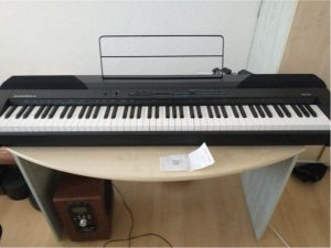 KA70 LB stage piano