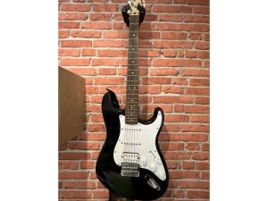 Fender Squier Bullet Stratocaster HSS HT IL