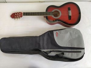 Akustická 3/4 gitara Valencia a puzdro Stagg