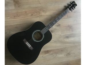 SX Čierna akustická gitara s príslušenstvom