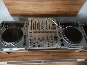 Pioneer CDJ 800