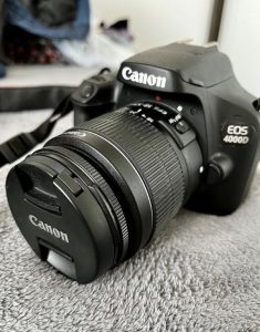 Canon EOS 4000D