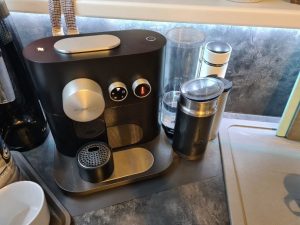 Nespresso coffee machine for De'Longhi capsules