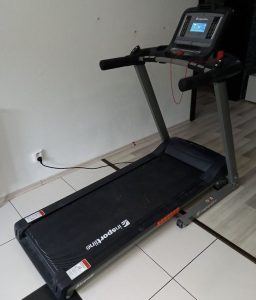 still under warranty IN 13148 Treadmill inSPORTline Aka