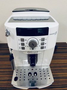 Delonghi Magnifica S ECAM22.110.W coffee machine for sale