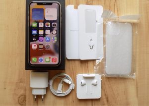 APPLE iPhone 11 Pro 256GB Silver - ZÁRUKA-TOP STAV