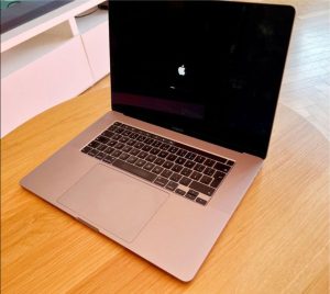 MacBook Pro 16