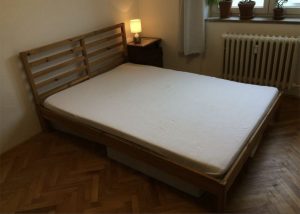 Dřevěná postel IKEA 140x200 cm