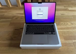 ZÁNOVNÍ MacBook Air M2 Space Grey 2022 Záruka 24m