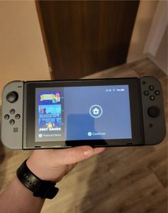 Nintendo switch V2 + SD karta + Zelda + ovladač