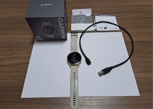 Dámské sportovní hodinky GARMIN VENU s PAY platbou