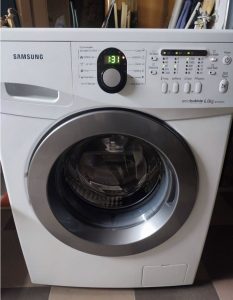 Samsung washing machine for sale in brand new clean condition, 2 years old!