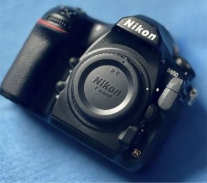 Nikon D850 + Nikon MB-D18